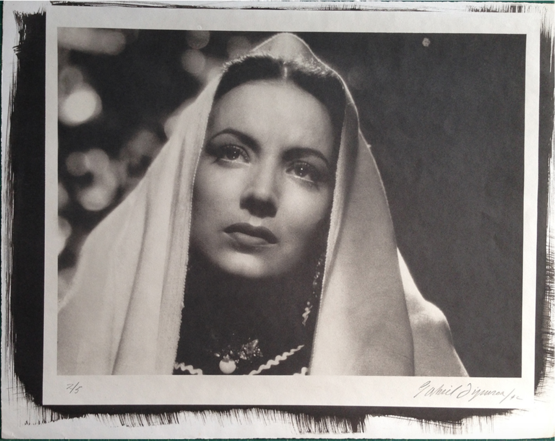 Maria Felix con Reboso "Enamorada" 1946